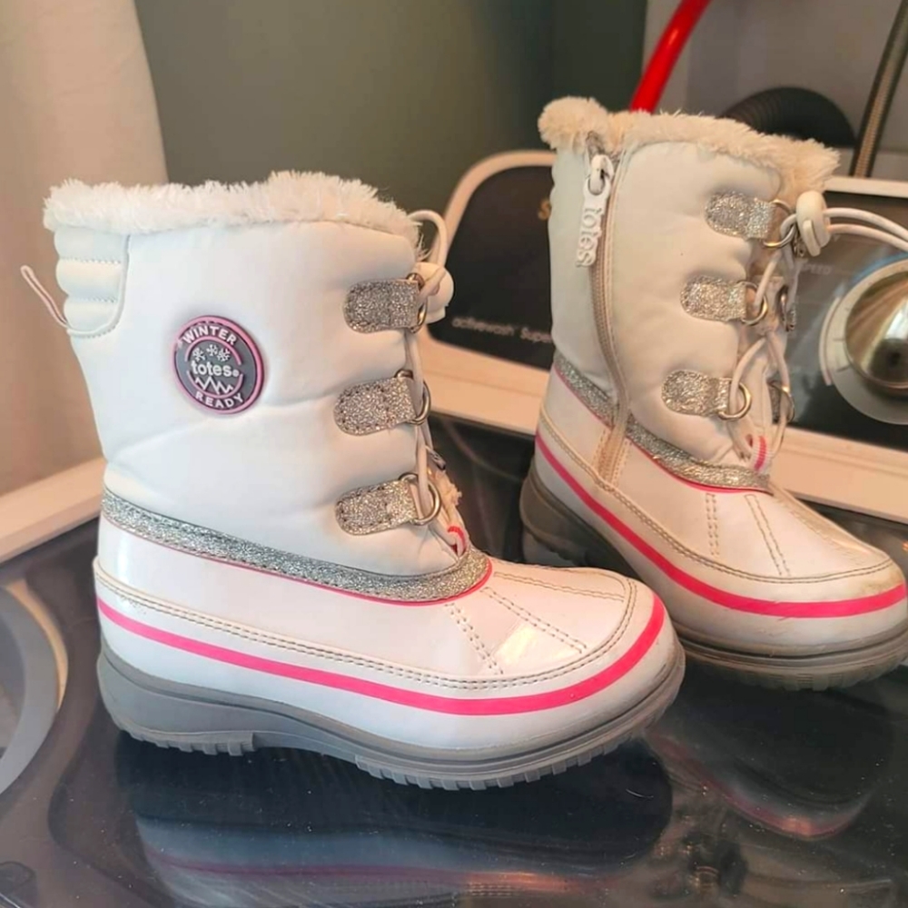 Totes snow boots